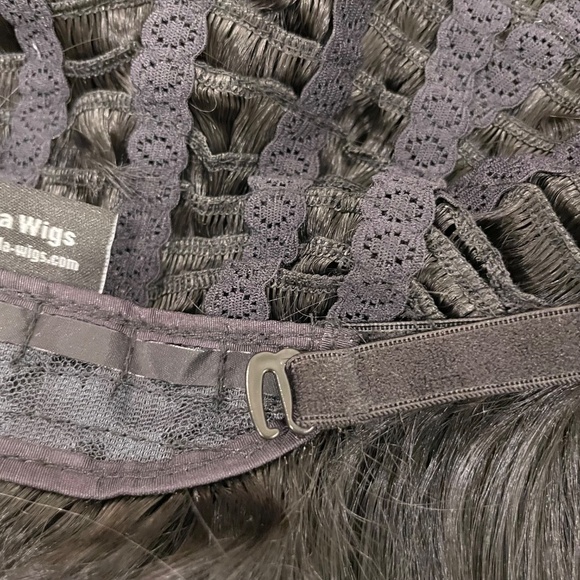 ARDA WIGS Black Long Wavy Classic Wig - Picture 11 of 12